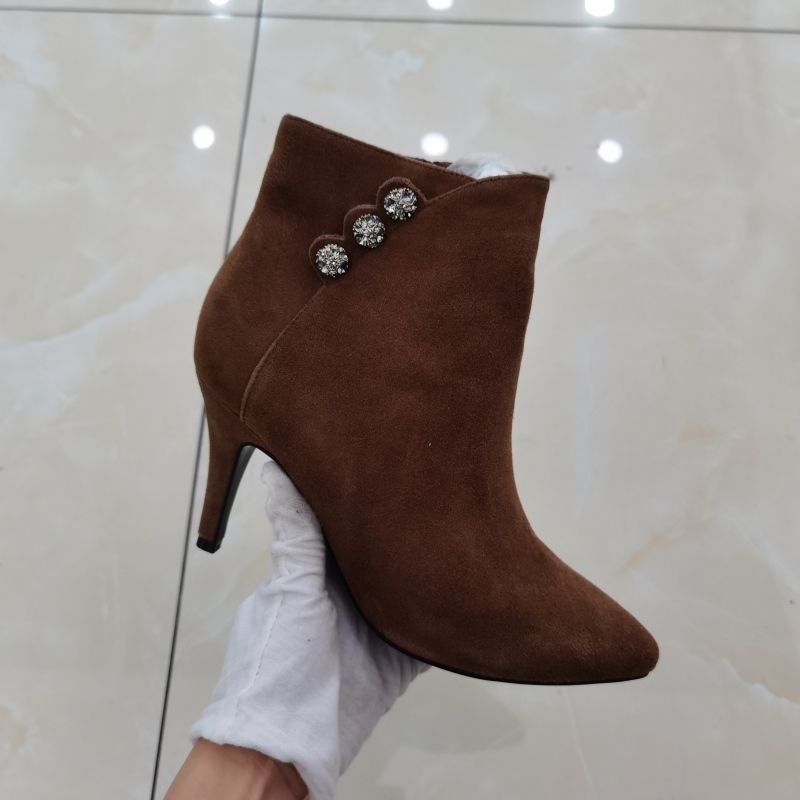 3号店 正常尺码 时装女靴 女靴  HA73408 040