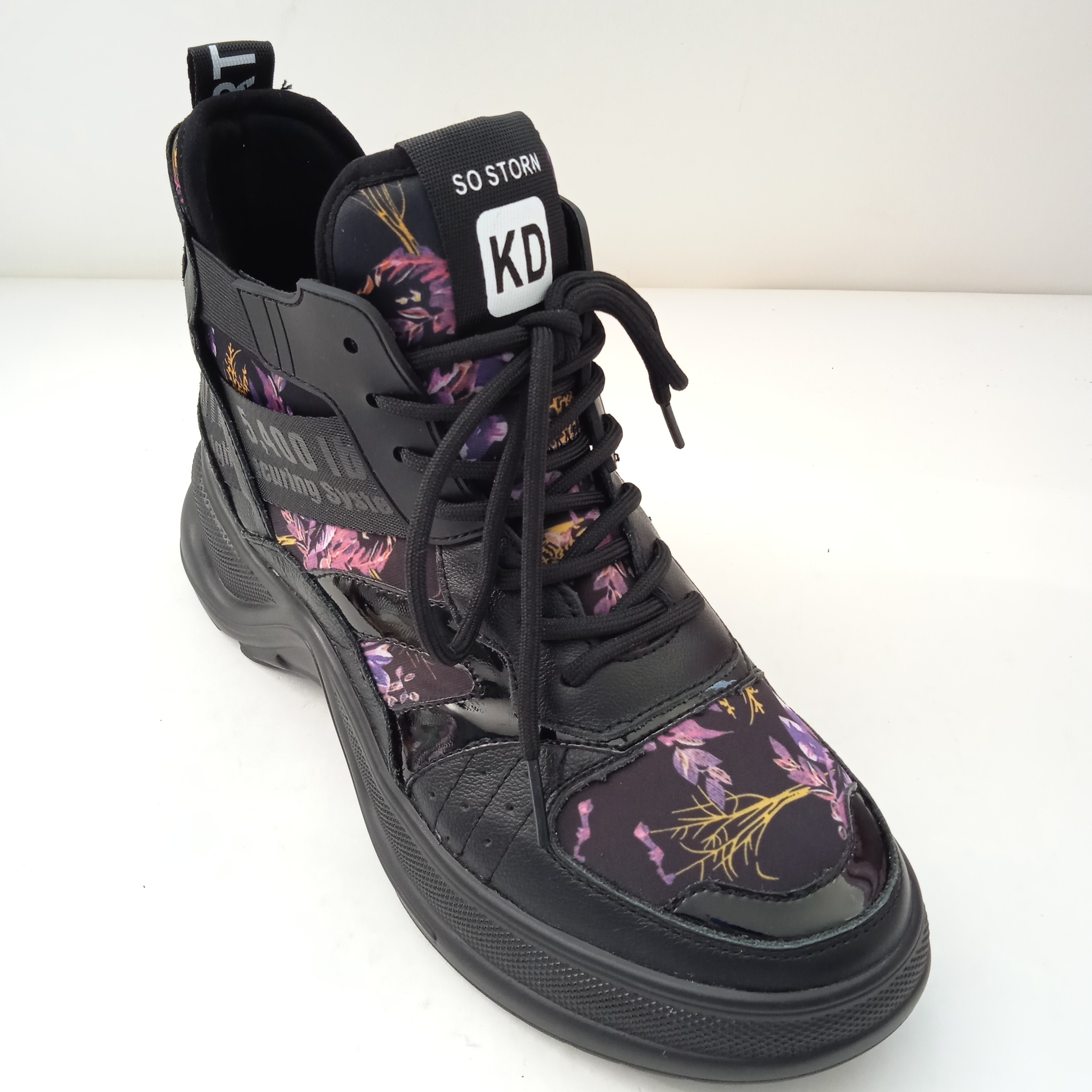 正常尺码   时尚单鞋 KLC92623 黑色