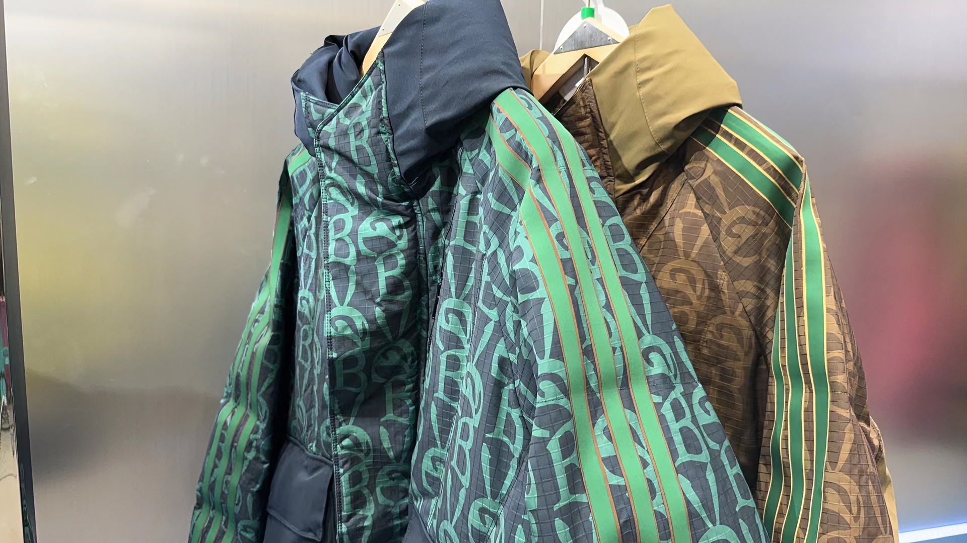素劲7 寒冬潮牌休闲羽绒服 YR21596 W888