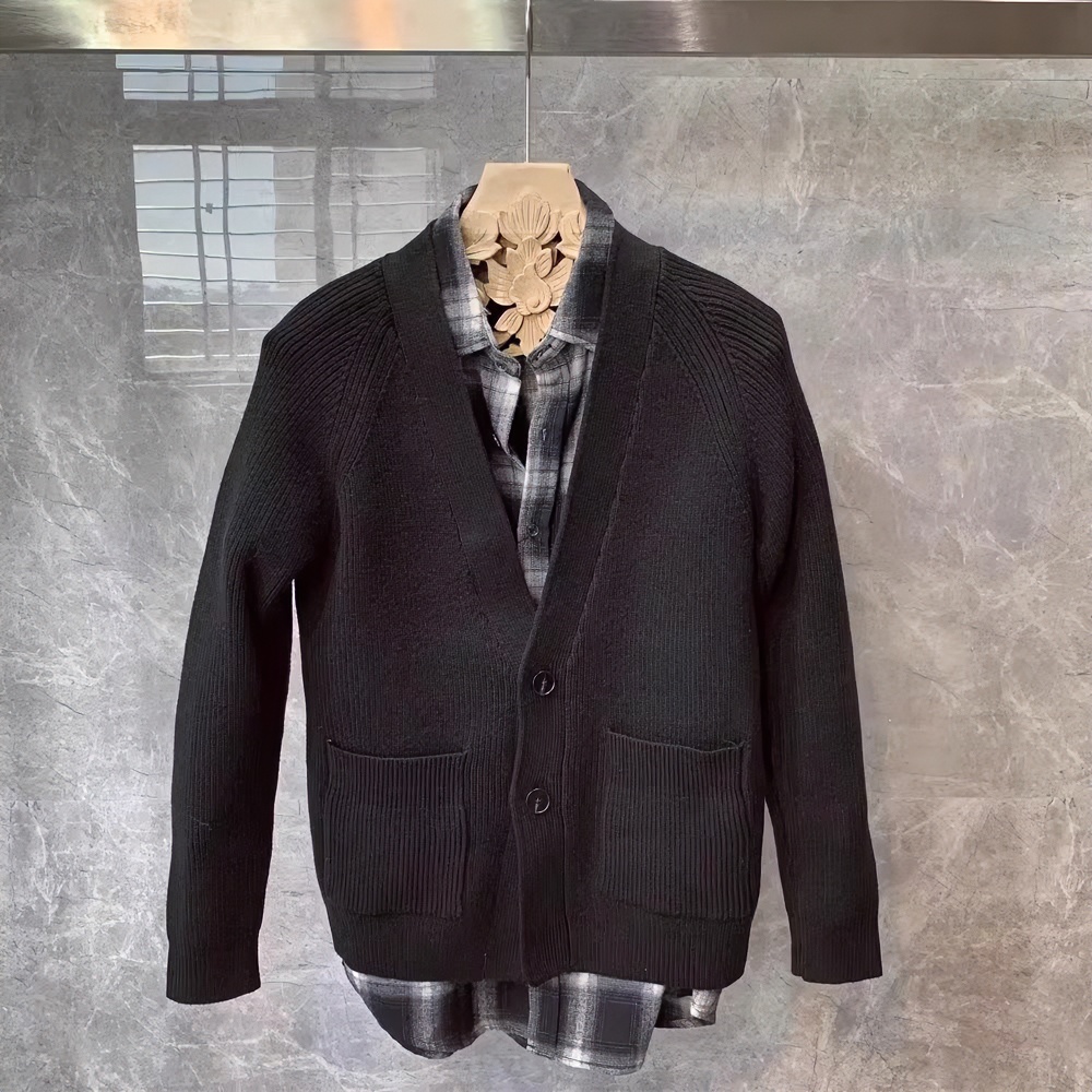 荣祥兴轻奢商务纯色V领针织衫男士秋冬时尚潮流百搭修身毛衣外套