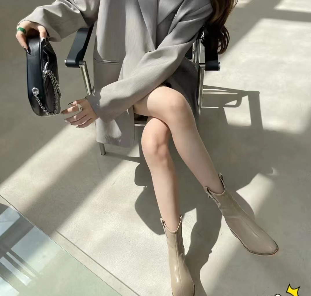 秋季新款时尚百搭尖头粗跟休闲短靴902-3