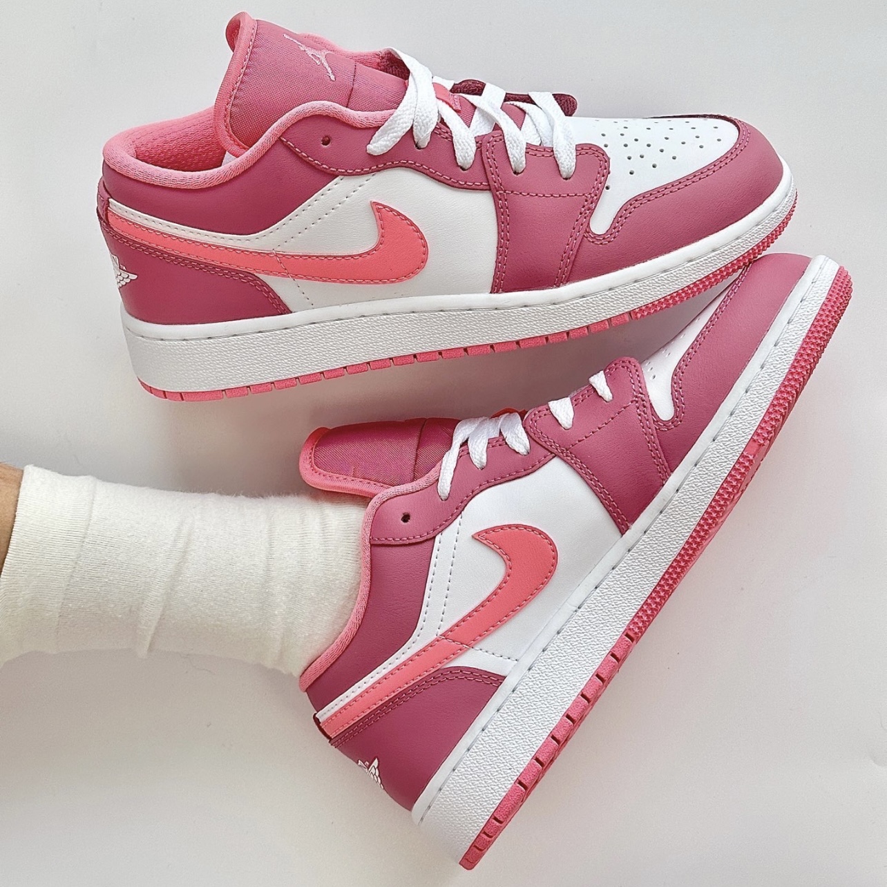 Nike耐克Air Jordan1low低帮GS草莓熊板鞋553560-616瑕疵