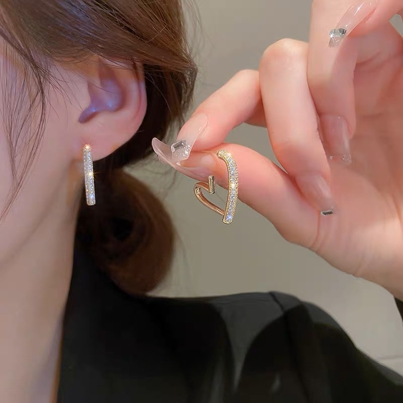 铜合金耳饰 Les oreilles小众设计轻奢高级感气质百搭爱心耳环女