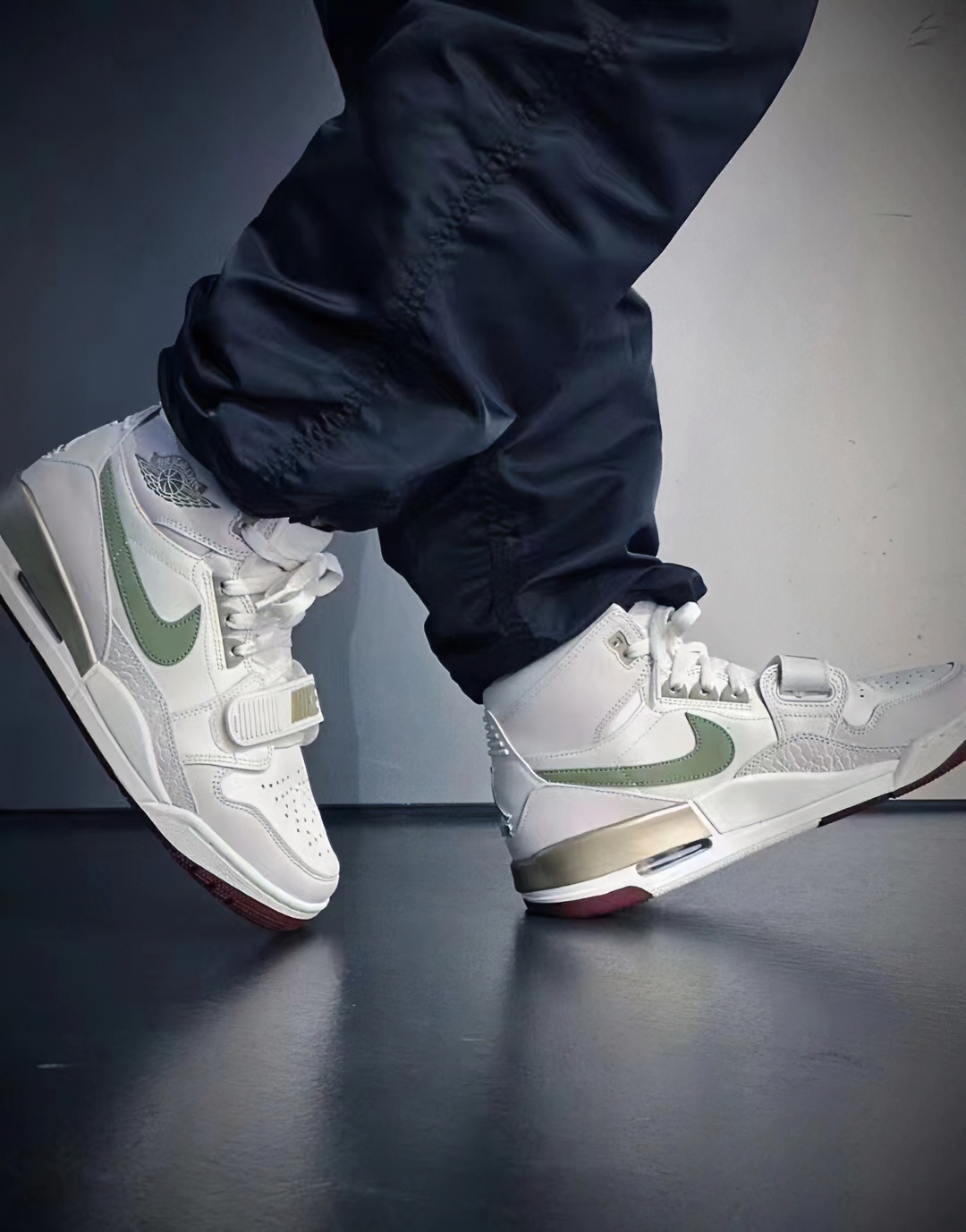 耐克 JORDAN  LEGACY 312龙年限定防滑龙纹路情侣板鞋官方正品