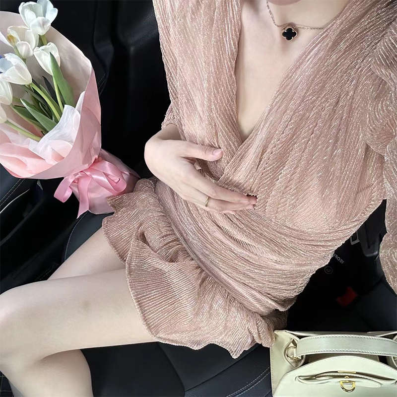 格娜法式V领设计感褶皱连衣裙夏季新款气质性感名媛网纱鱼尾裙子