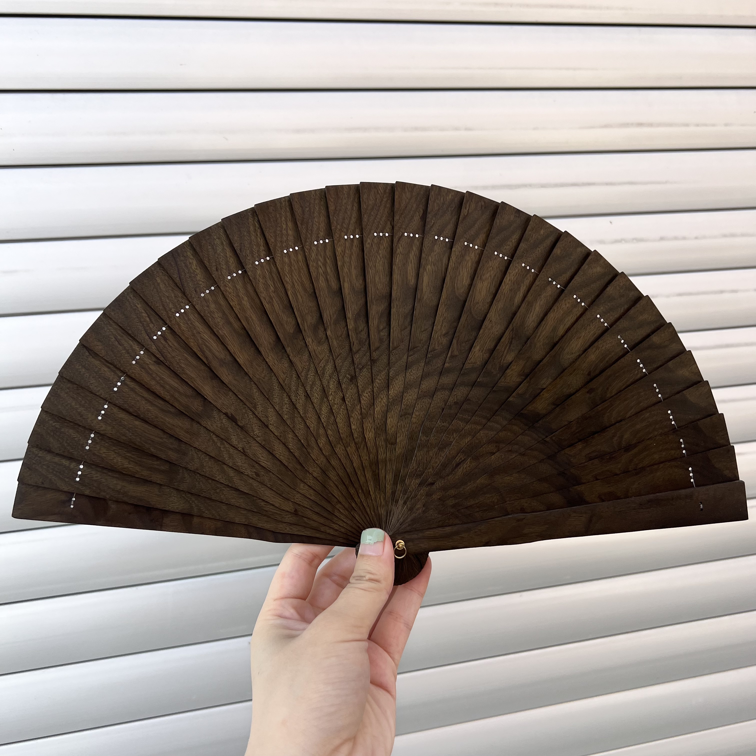 阴沉木高端精品扇子 木雕艺术