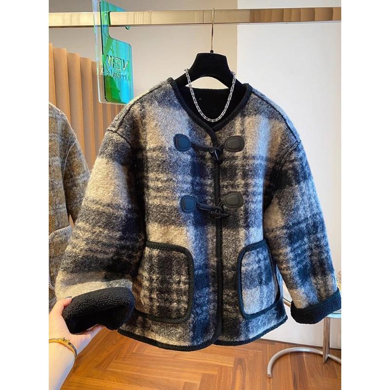 设计感撞色格子羊羔毛外套女2023冬季新款宽松加厚牛角扣毛呢大衣