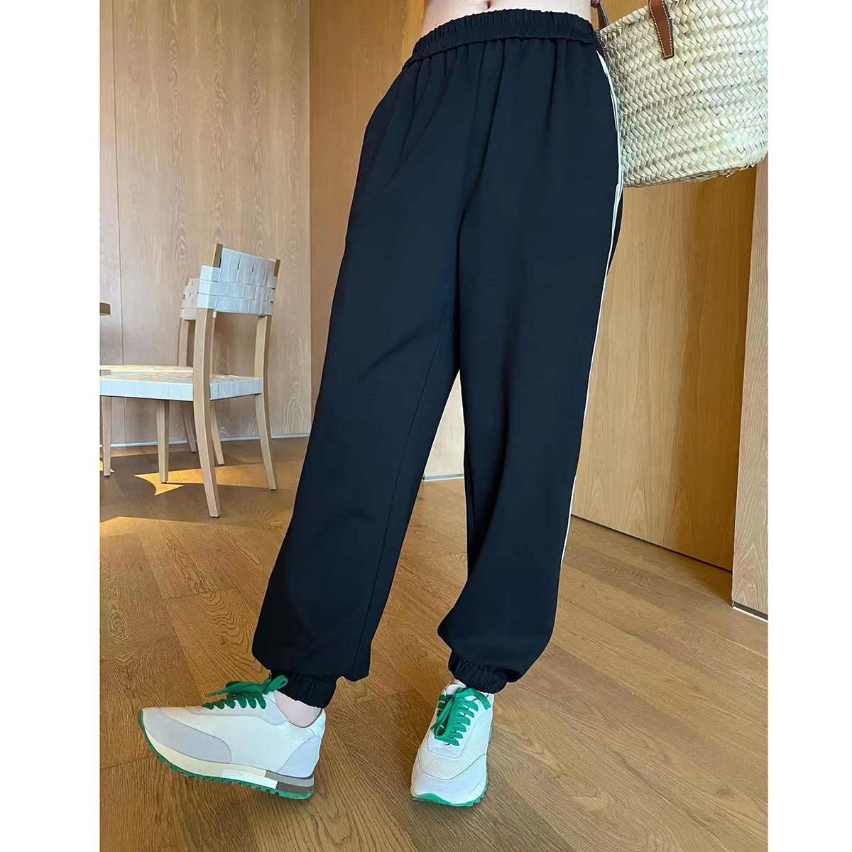 宝丫轻奢 女式松紧腰舒适刺绣束脚休闲裤B6771