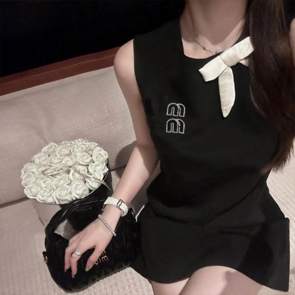 鱼摆摆【千金小姐】复古小香风镶钻无袖蝴蝶结收腰连衣裙女11012