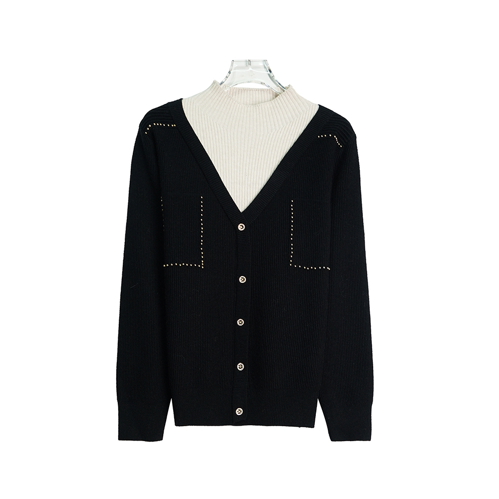 X24526【上新】减龄显瘦假两件半高领黑色内搭钉珠气质35岁25毛衣