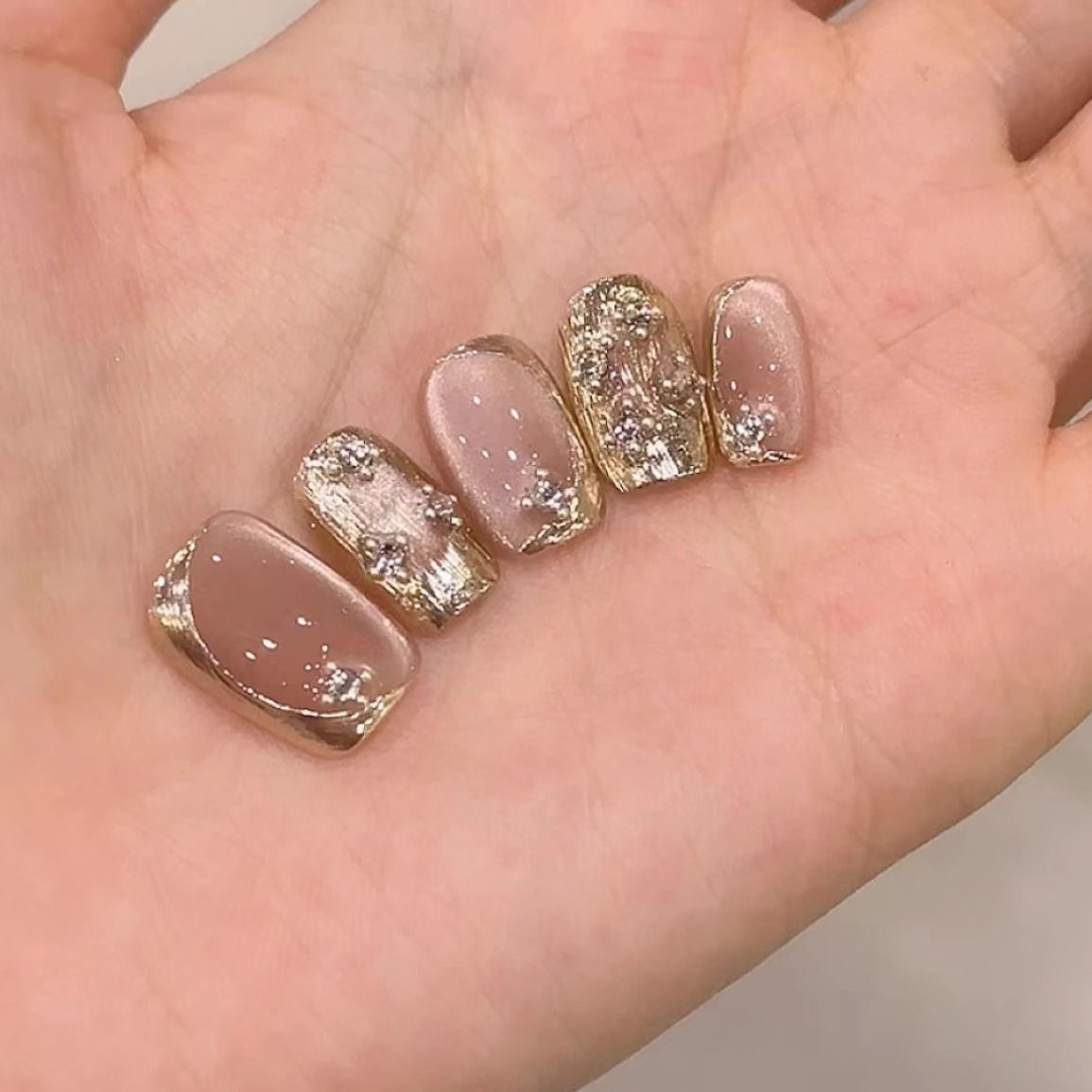 【布契拉提】纯手工穿戴甲片粉色晶石猫眼爆闪显白泡泡穿戴甲指甲贴