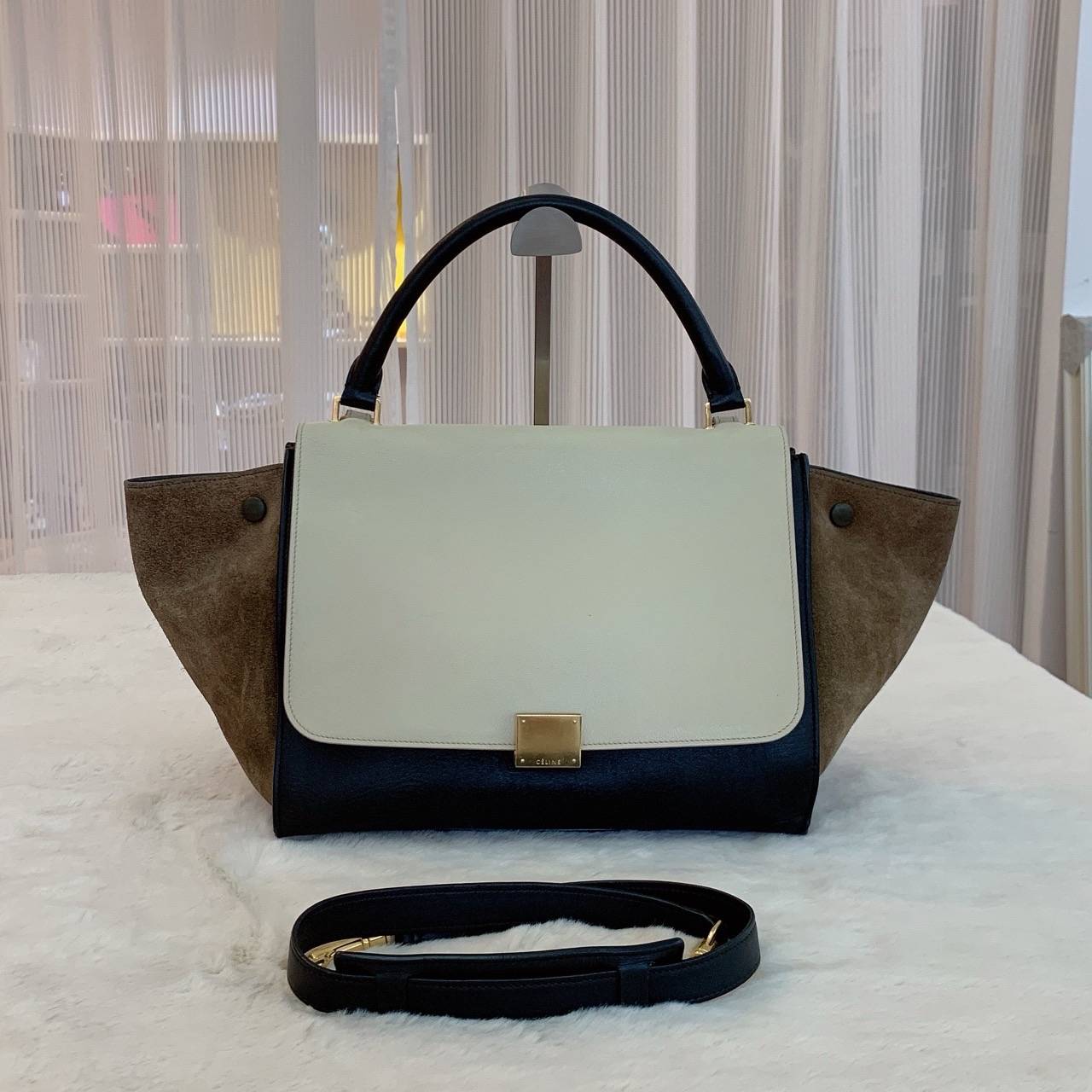 坚果在包展/CELINE/12636762/zb/z/103802