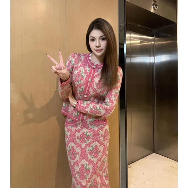 春季套装女2024新款爆款洋气碎花显瘦时尚气质毛衣优雅小香风套装