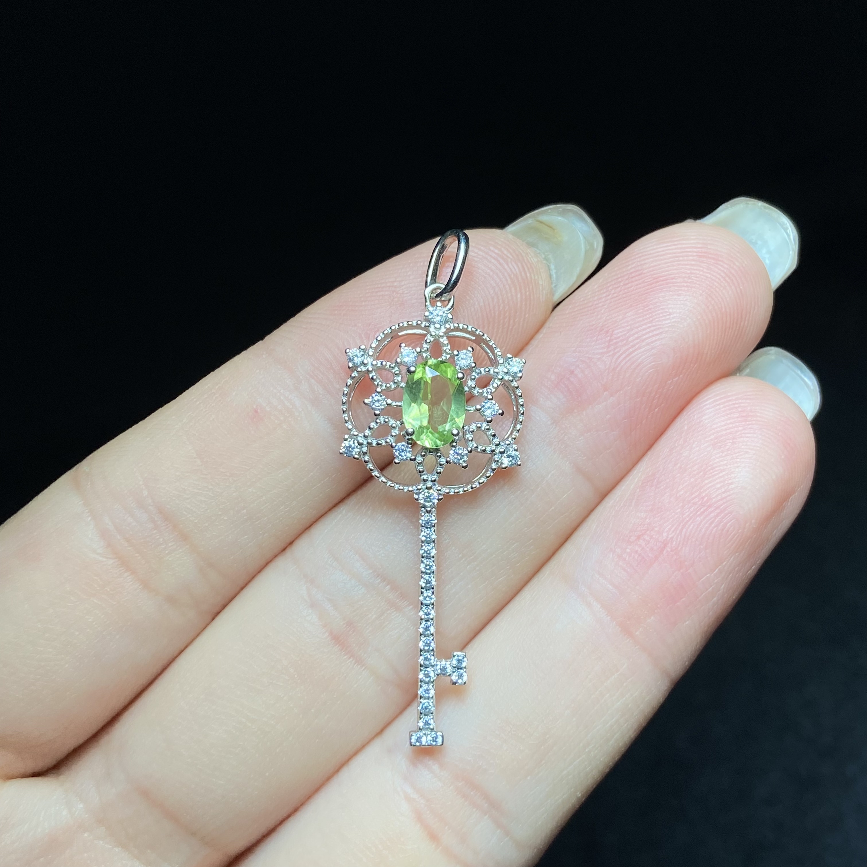 【陈法蓉专属】s925银镶嵌橄榄石吊坠24-RH105X27【尺寸约5*7mm】