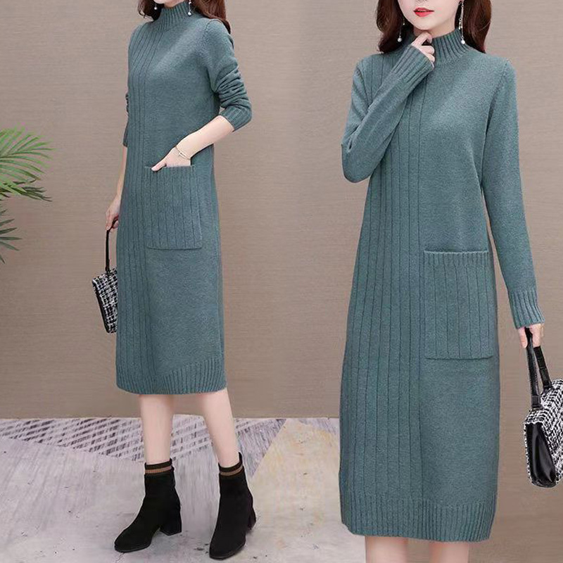 甄选半高领宽松针织连衣裙2023秋冬新款韩版长款内搭打底毛衣裙女