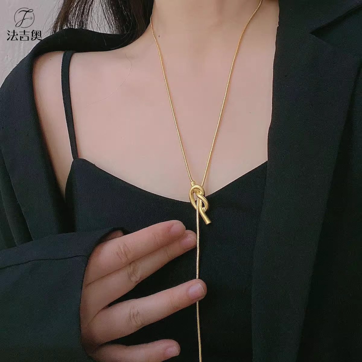 法吉奥 钛钢项链 欧美冷淡风时尚复古长款水手结毛衣链抽拉可调节
