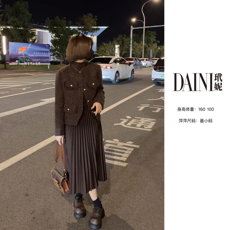 【萍萍推荐】冬季 圆领气质流苏粗花呢羽绒服+半高领拼接百褶连衣裙