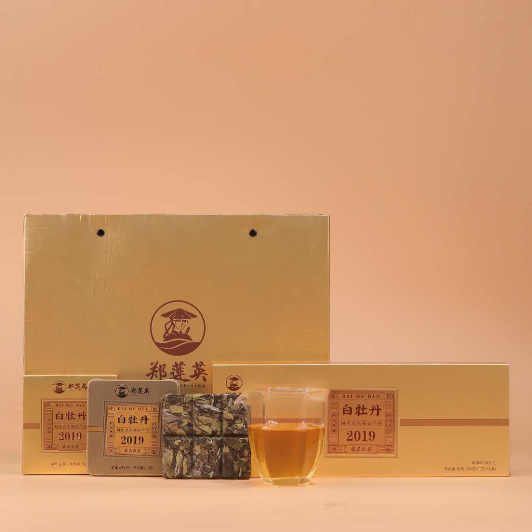 郑莲英2019年白牡丹福鼎白茶高山茶叶白牡丹小方片装180g/条盒装
