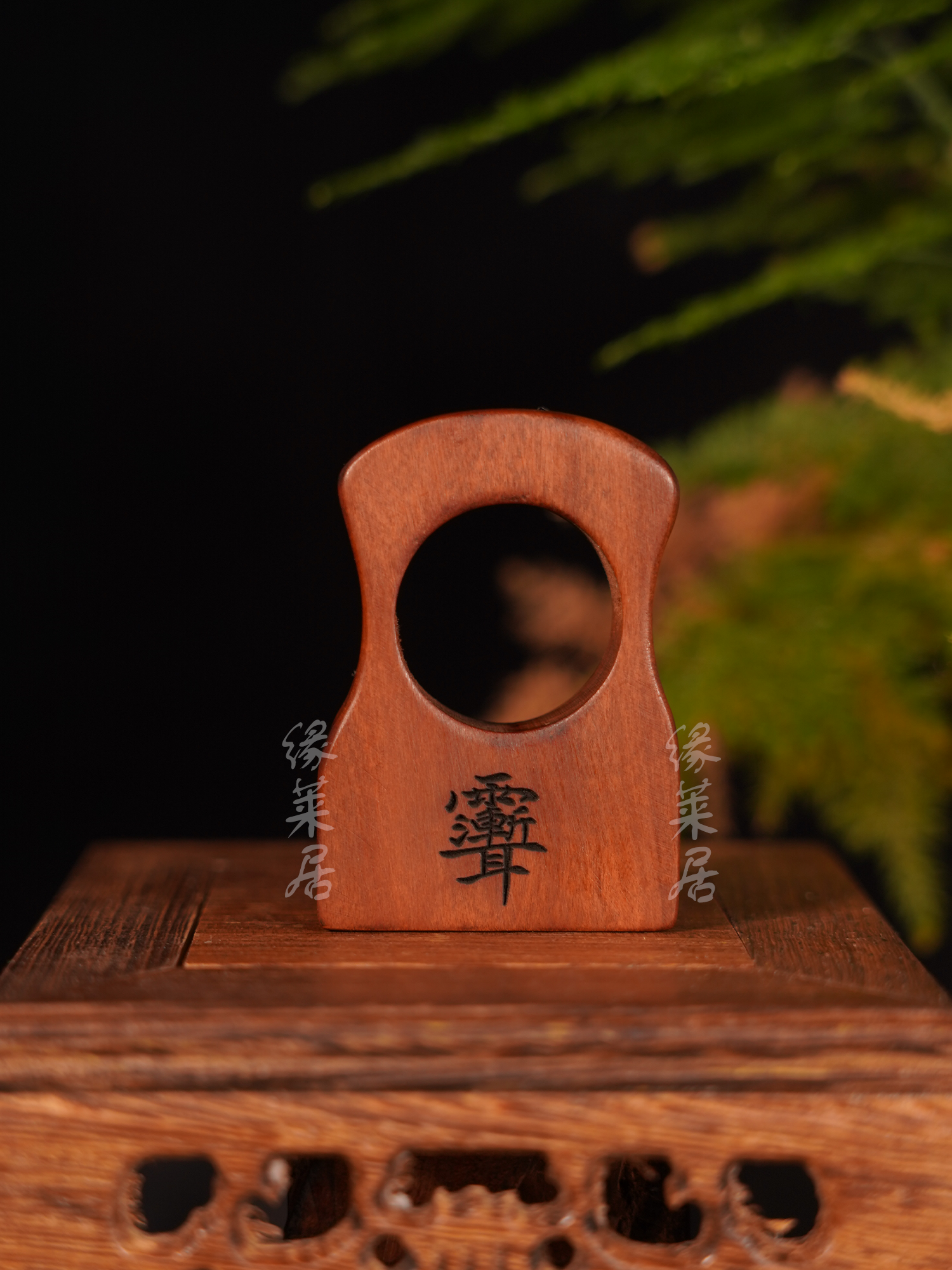 【龙虎山发已做国学】雷击枣木单指虎 手把件把玩件饰品