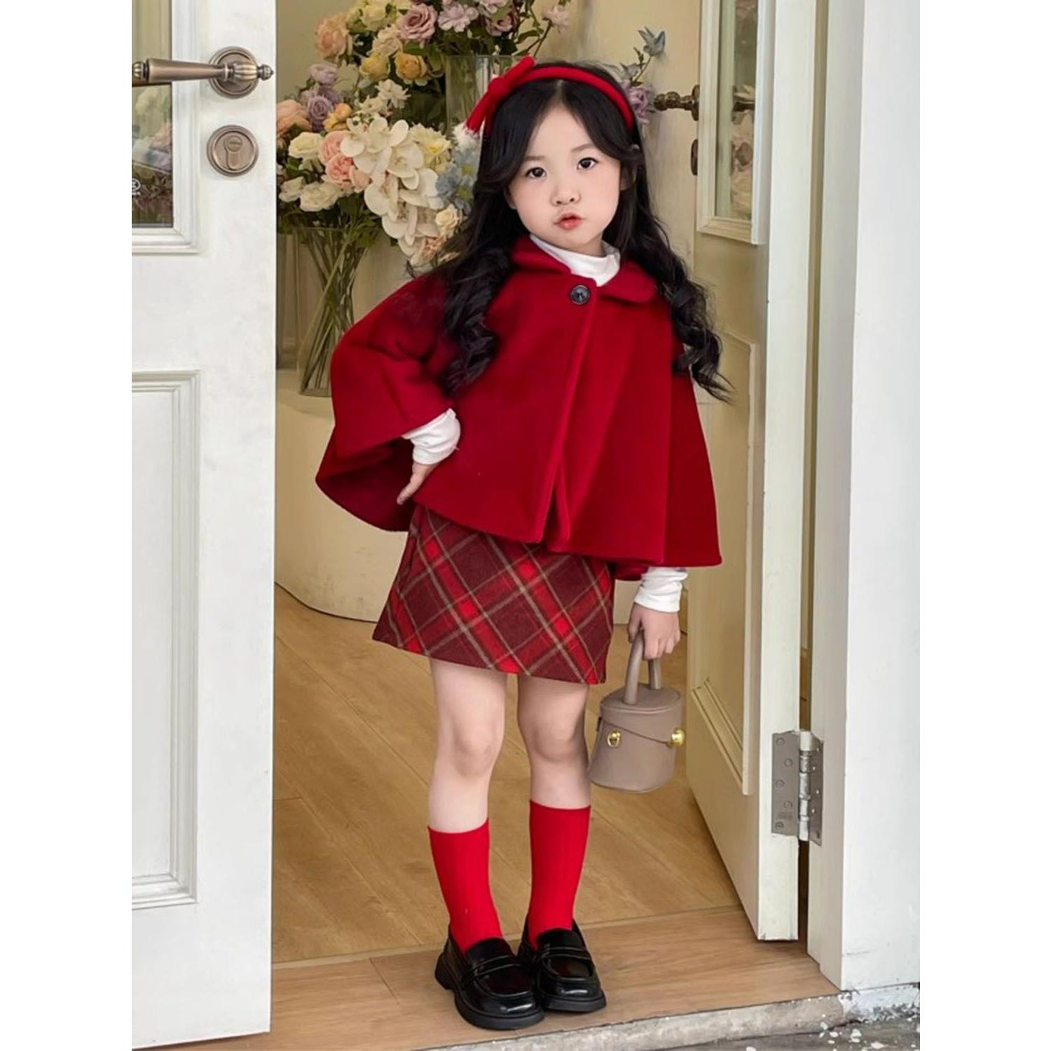 韩版女童2023秋冬新款圣诞新年红色毛呢斗篷外套女宝宝格纹半裙潮