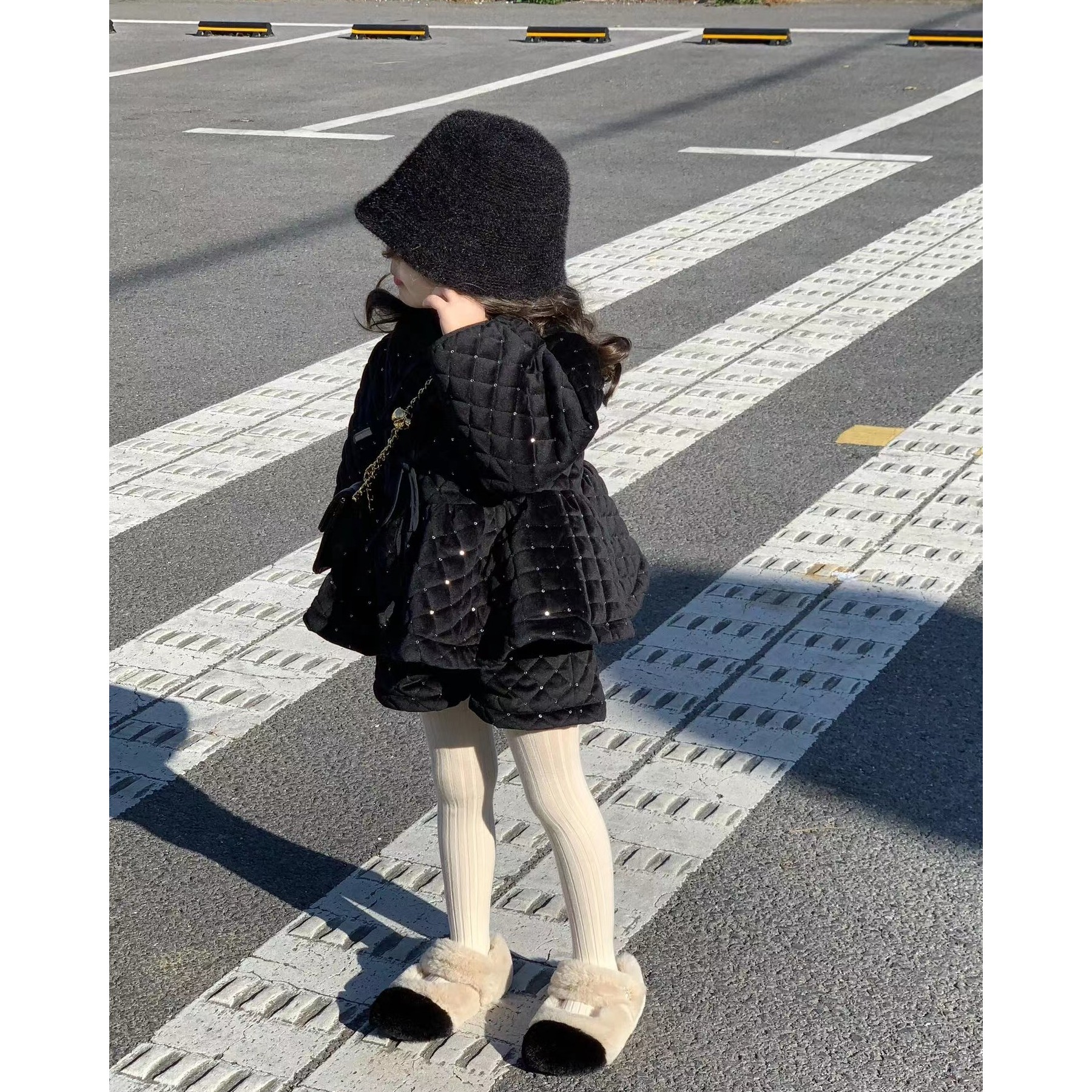 壹妈韩版童装女童冬季棉服套装洋气小香风亮片夹棉外套短裤两件套