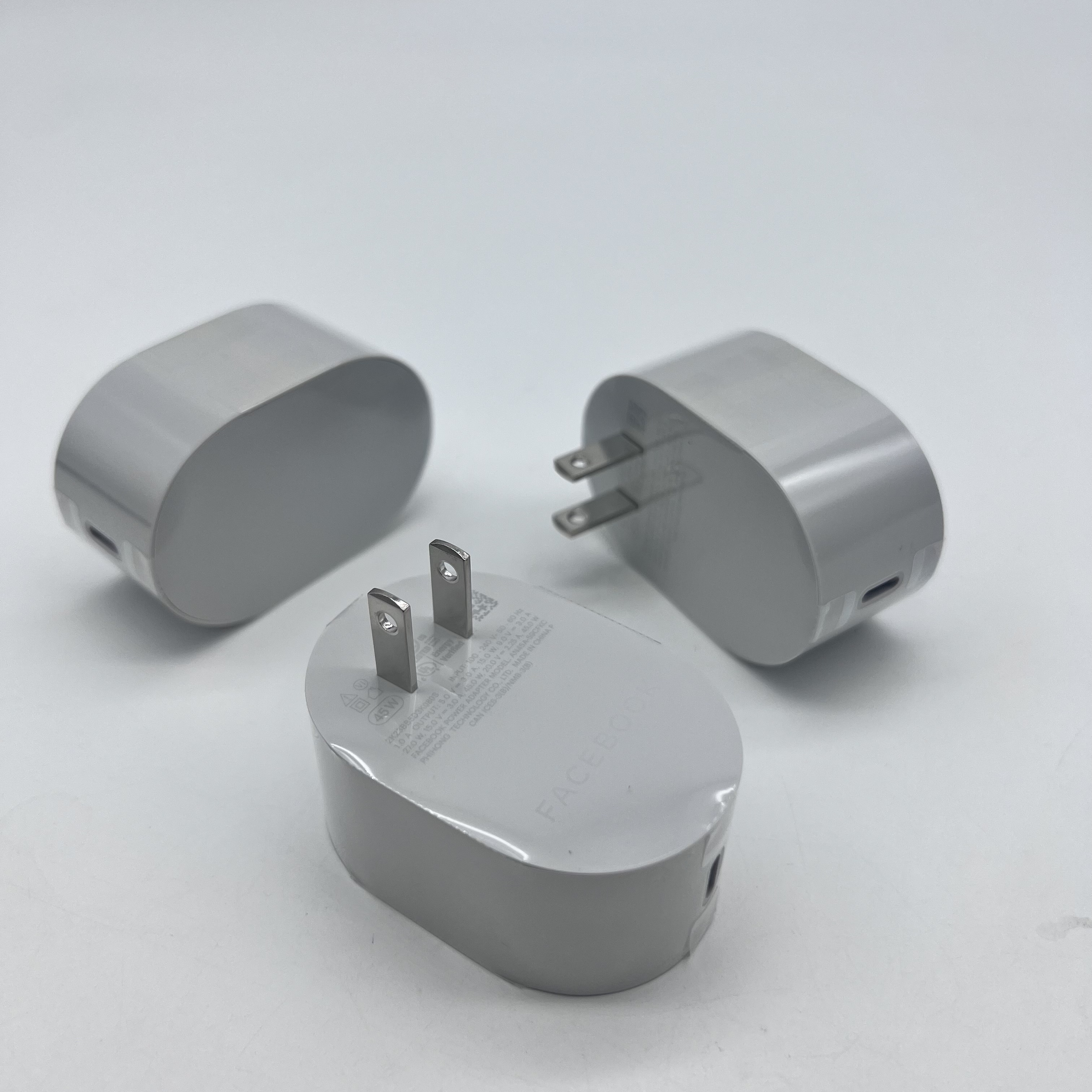 全新未使用  FACE BOOK PD45W快充充电头适用苹果手机平板电脑