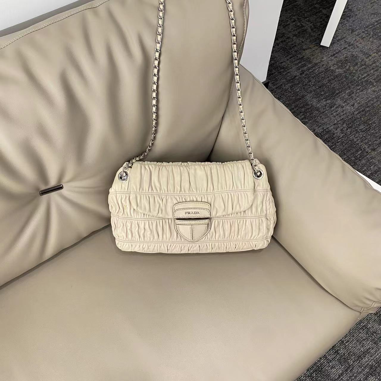 95新 Prada/普拉达 大有/Prada单肩包/HZ0186