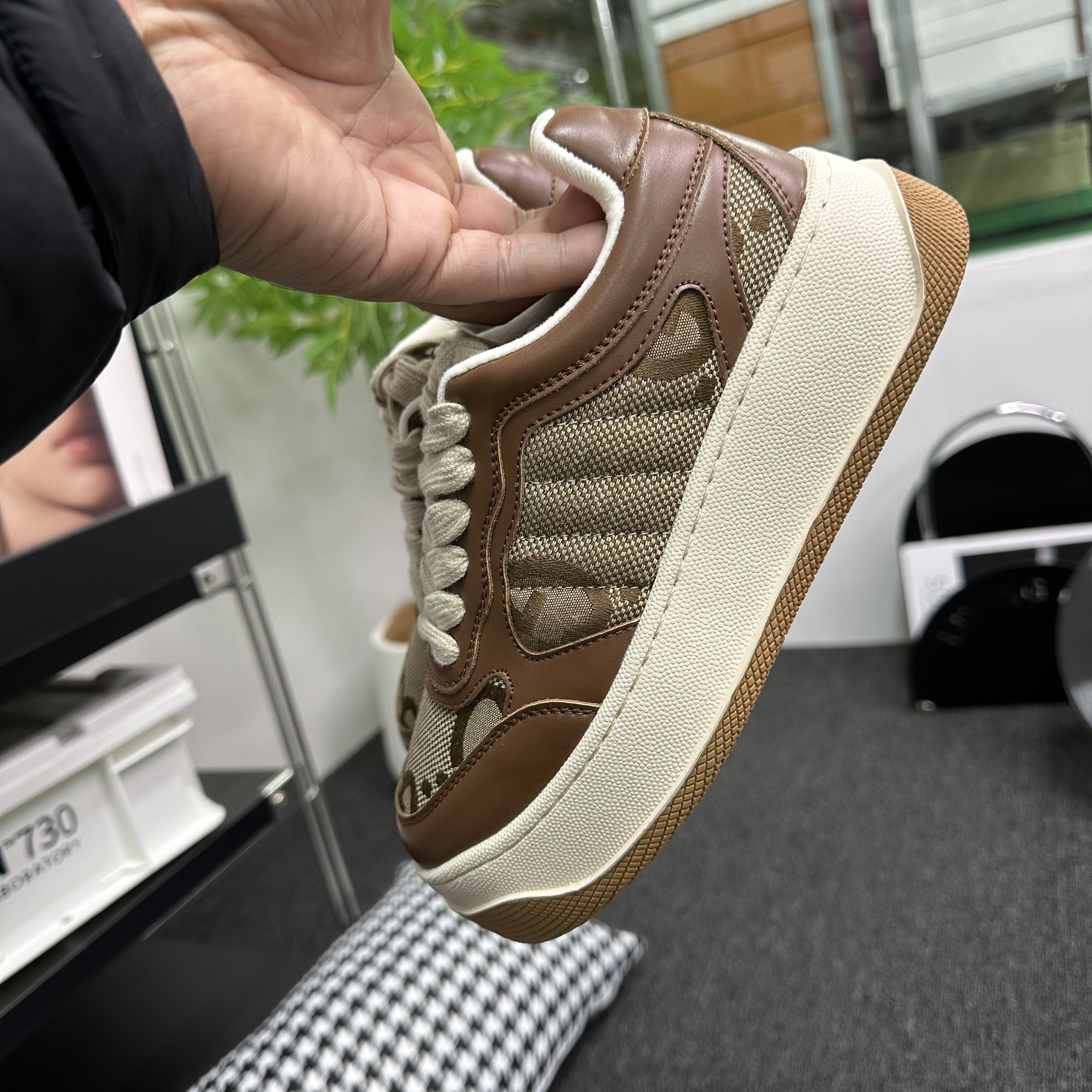 冬季款时尚百搭平底潮鞋女鞋潮流加绒厚底系带休闲鞋 77-891 高版