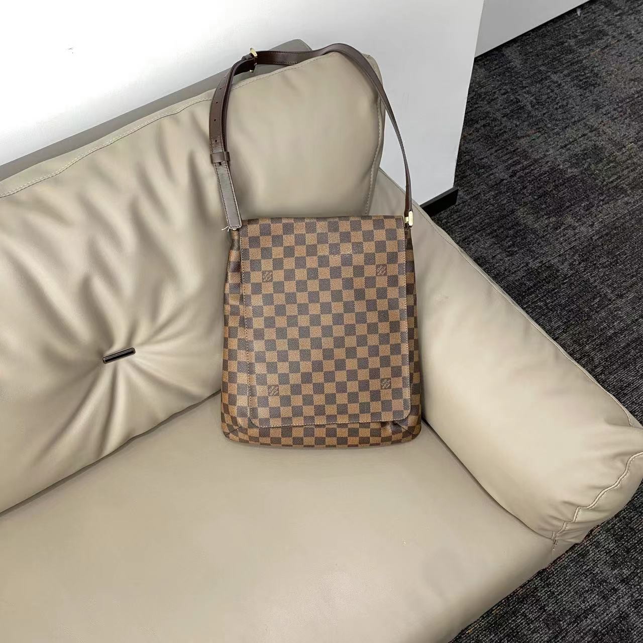 95新 LouisVuitton/路易威登 大有/棋盘格王菲竖版单肩包/bx0109