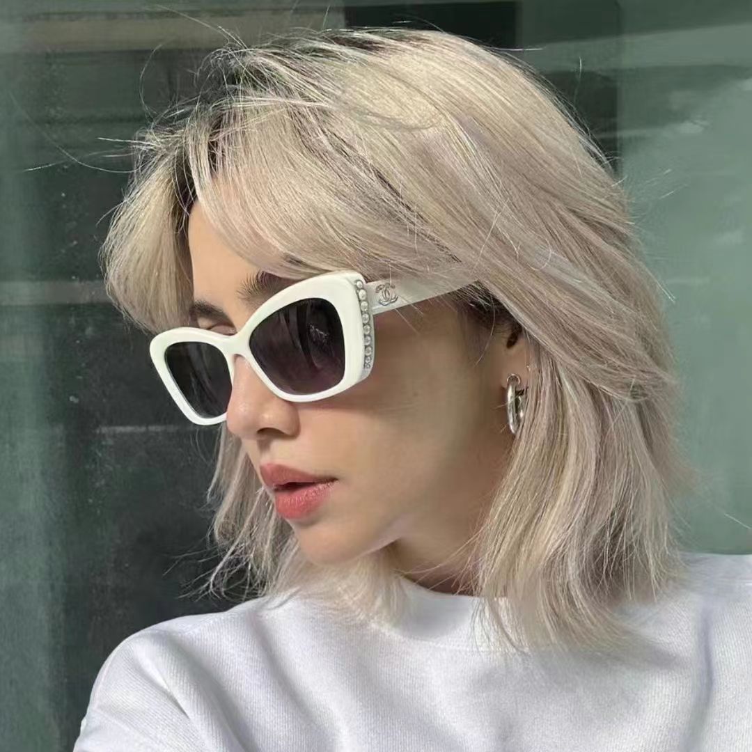 全新未使用  香奈儿侧边珍珠眼镜