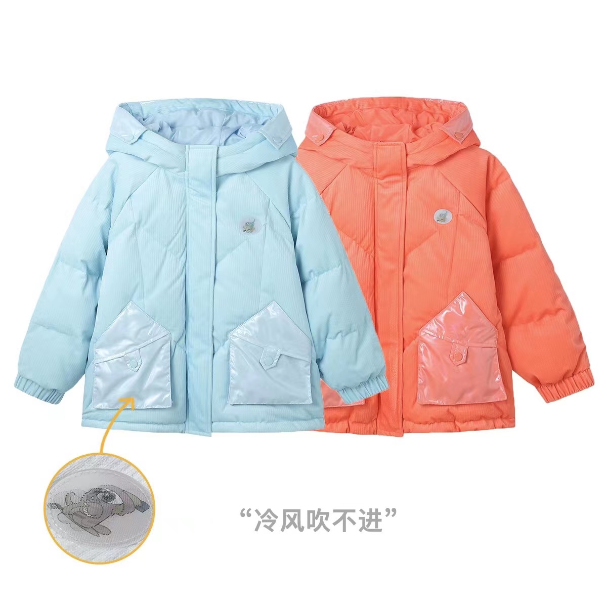 6761-一款两色儿童灯芯绒圆标装饰带帽羽绒服