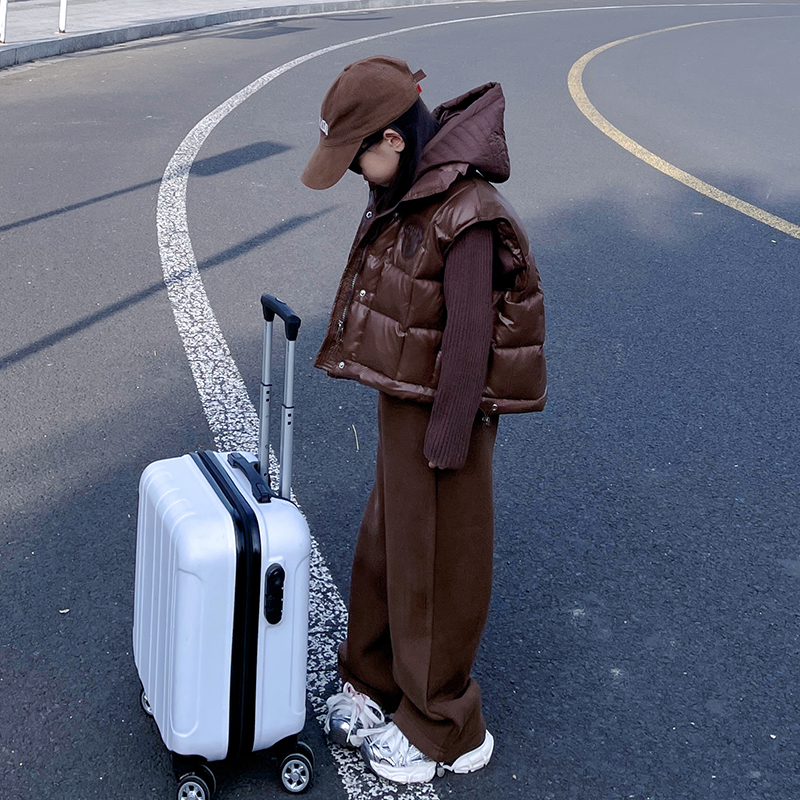 女童洋气套装2023冬季新款中大童连帽毛线衣丝绵韩版马甲三件套潮