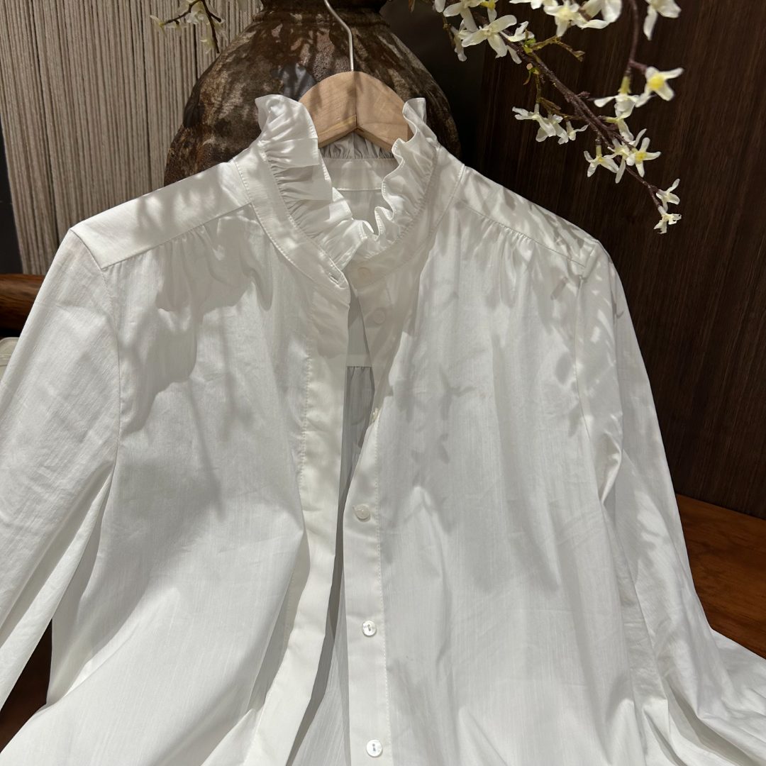 VV&AA2022冬季女士新款温柔风花边领设计白色优雅宫廷衬衫R65