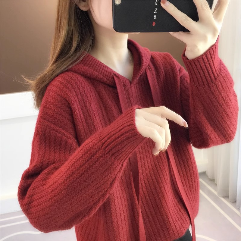 秋冬季新款红色连帽套头毛衣女2023年时尚洋气针织衫宽松外穿上衣