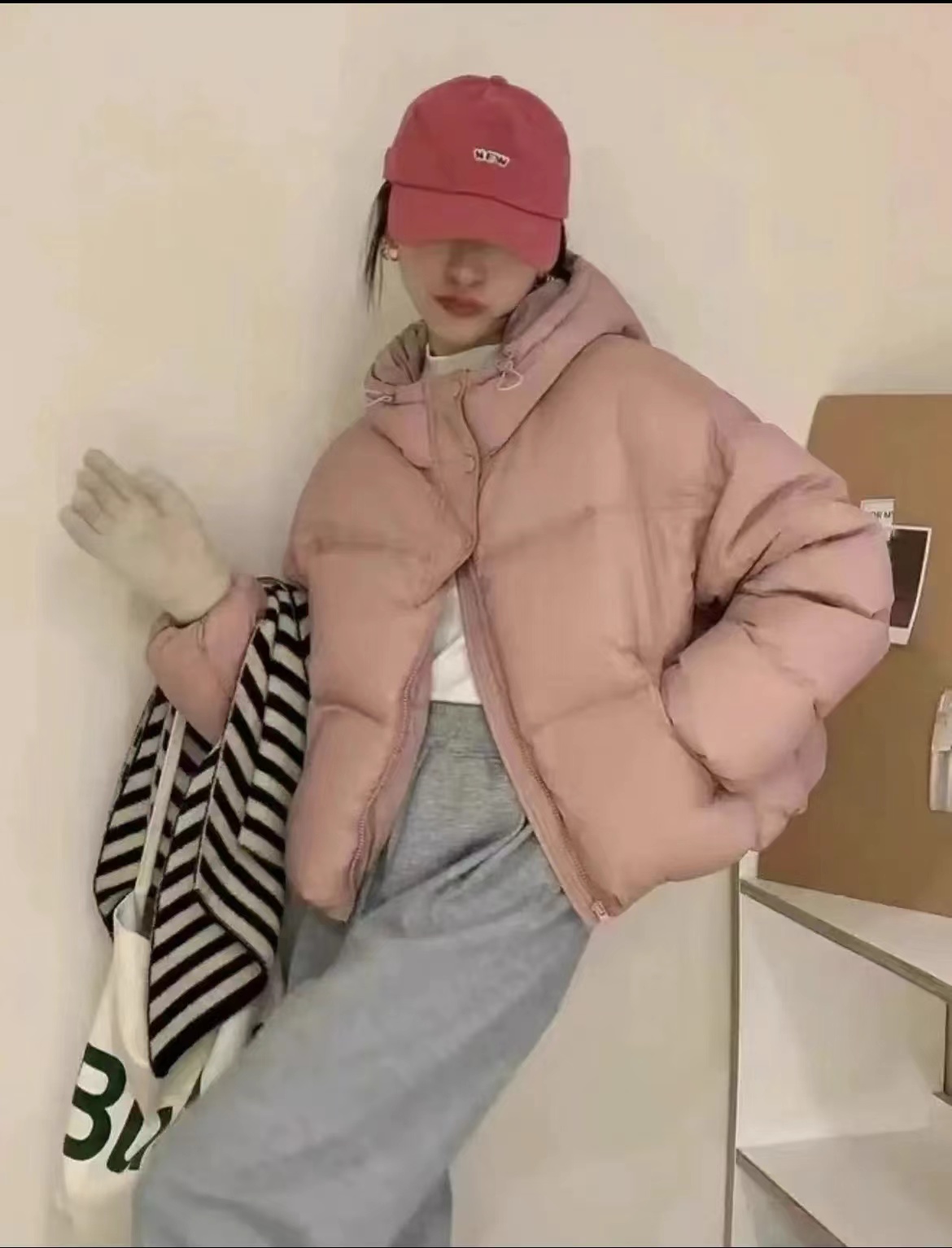 半门巾肯豆风羽绒服女短款2023冬季连帽白鸭绒面包服外套