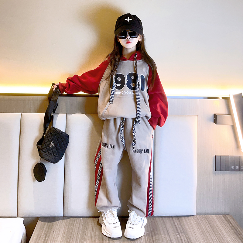 女童秋冬装套装2023新款洋气时髦中大童运动加绒加厚休闲网红儿童