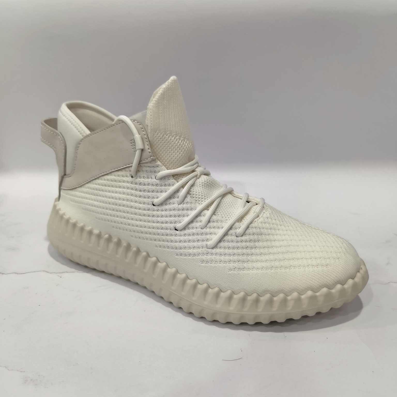 正常尺码 时尚男鞋  时尚单鞋   9A04501 白色