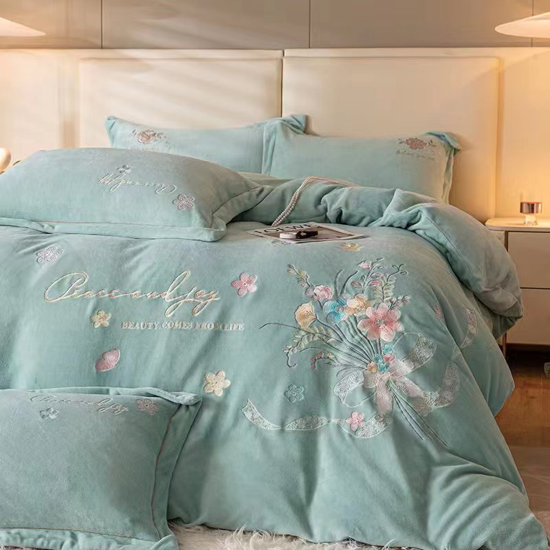 【羊羊】反季精致刺绣牛奶绒四件套MM蒂娜绿色