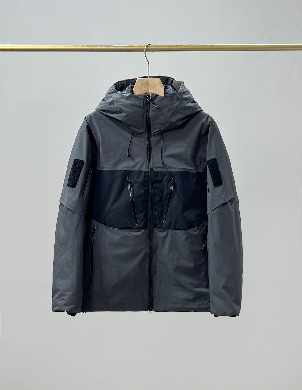 情侣款户外撞色硬壳羽绒服保暖时尚连帽拼接90白鸭绒