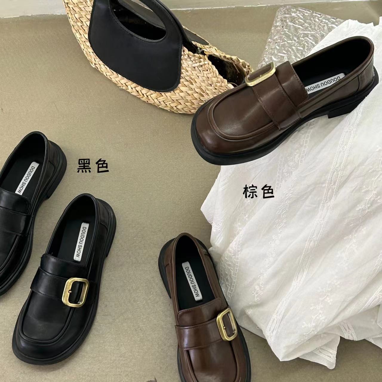 L婷婷推荐  跟高3公分  小金扣巨软乐福单鞋983-5