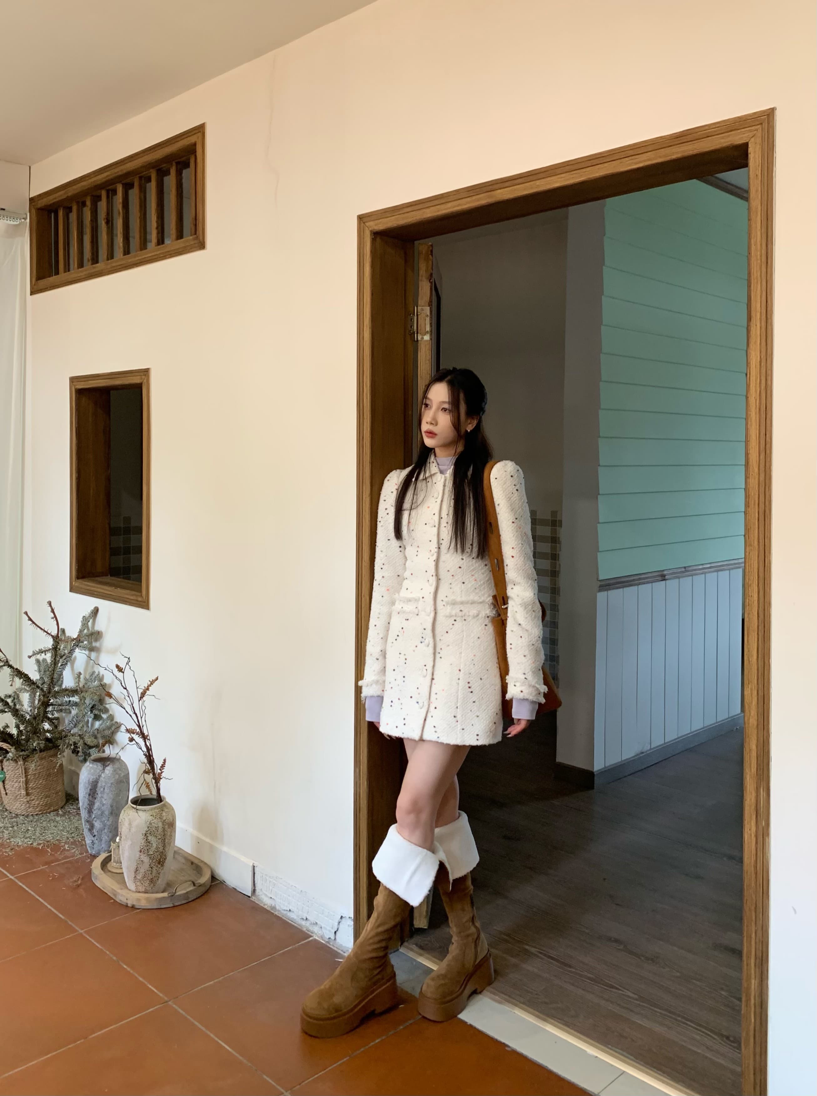 YOUNG KYLIN【冬日精灵】秋冬彩点肌理翻领毛边短款长袖连衣裙