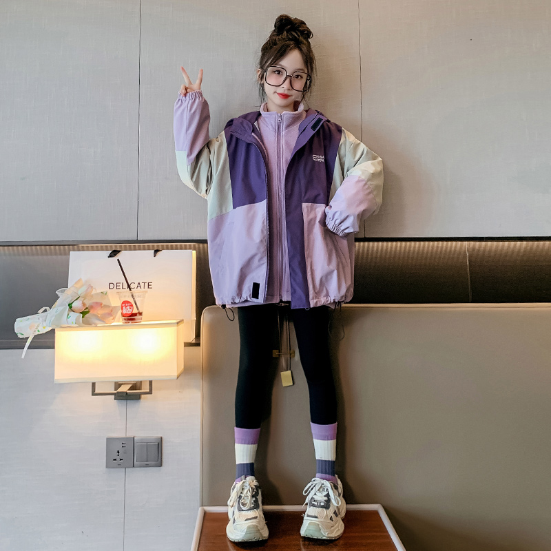 女童冲锋衣三合一可拆卸2023新款中大童加厚防风连帽儿童拼色外套