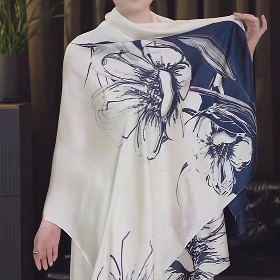 L 65气质时尚披肩印花大方水墨长巾白色百搭女士复古长款中式双层