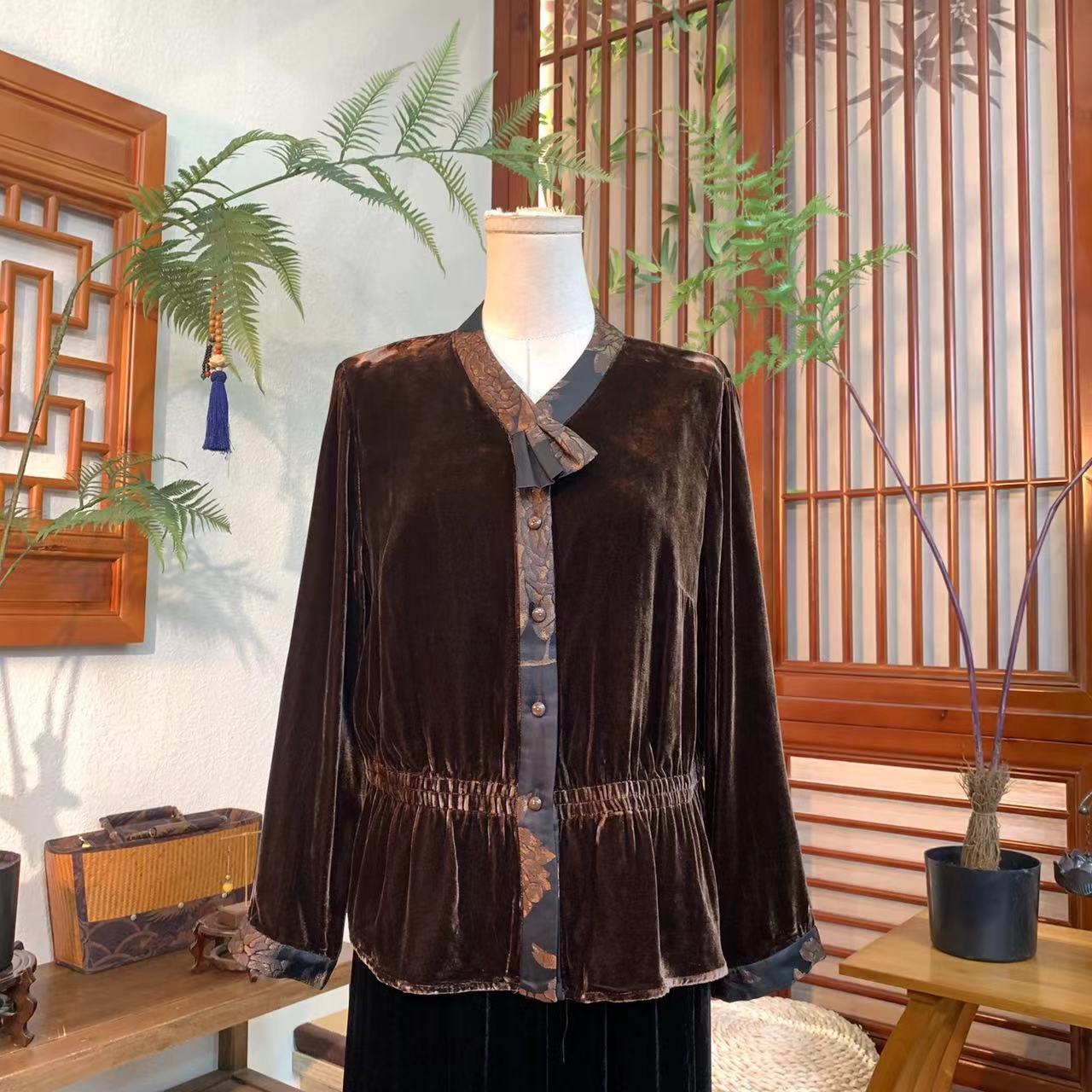 江南凤羽【醉秋】新中式V领腰间弹力桑蚕丝丝绒开衫外套上衣FY23507