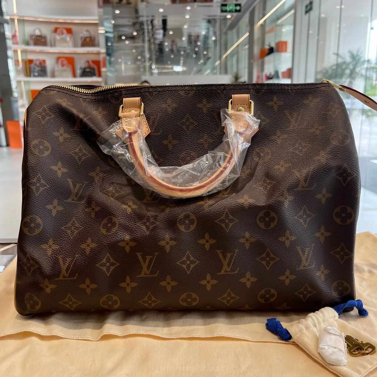 全新未使用 LouisVuitton/路易威登 Lv speedy35 闲置 陈辰奢选