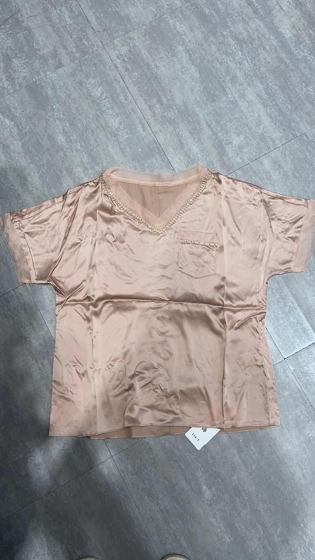 《CHUN》领钻单口袋桑蚕丝上衣