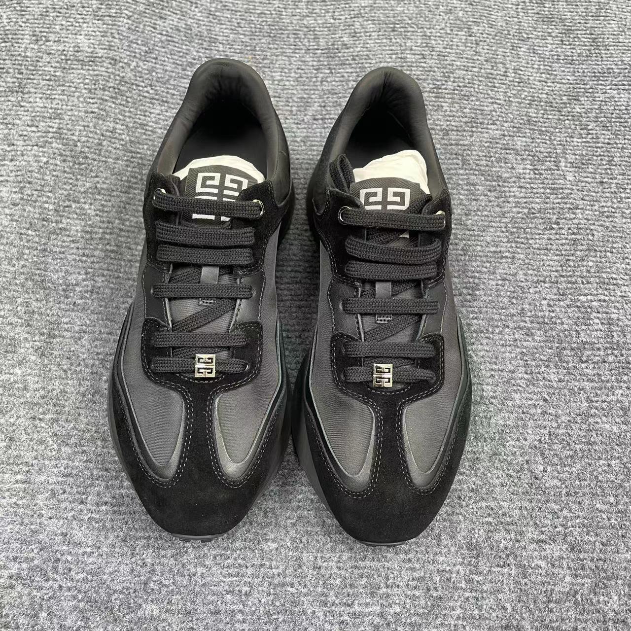 Givenchy/纪梵希男士新款时尚休闲侧面小标黑色阿甘鞋