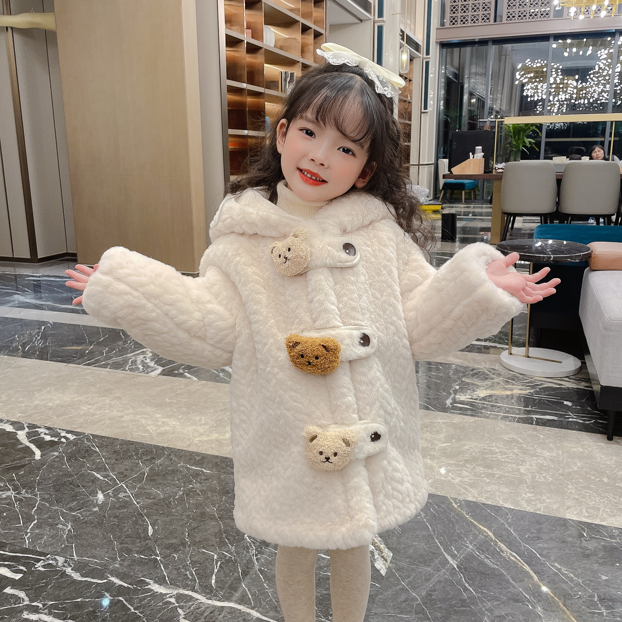 【 现货】女宝宝加绒加厚小熊大衣女童冬款加绒毛毛外套可爱