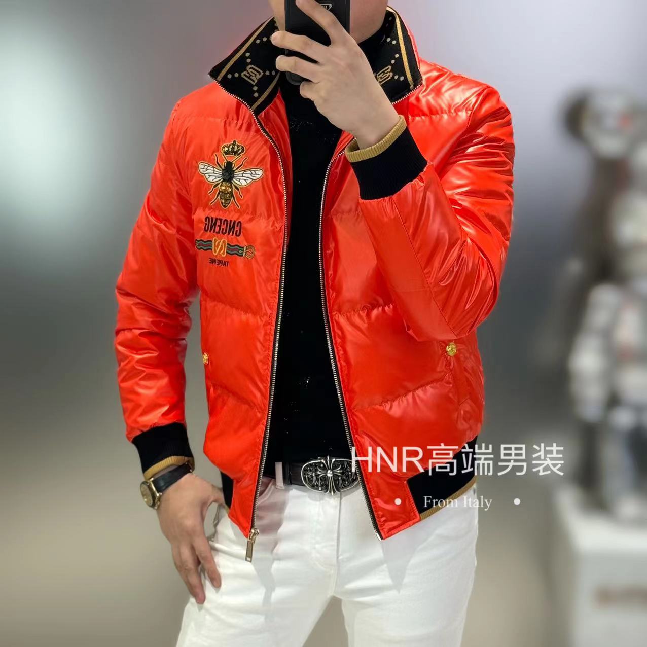 皇冠蜜蜂图案新款男士冬季时尚个性潮流休闲百搭立领羽绒服69142