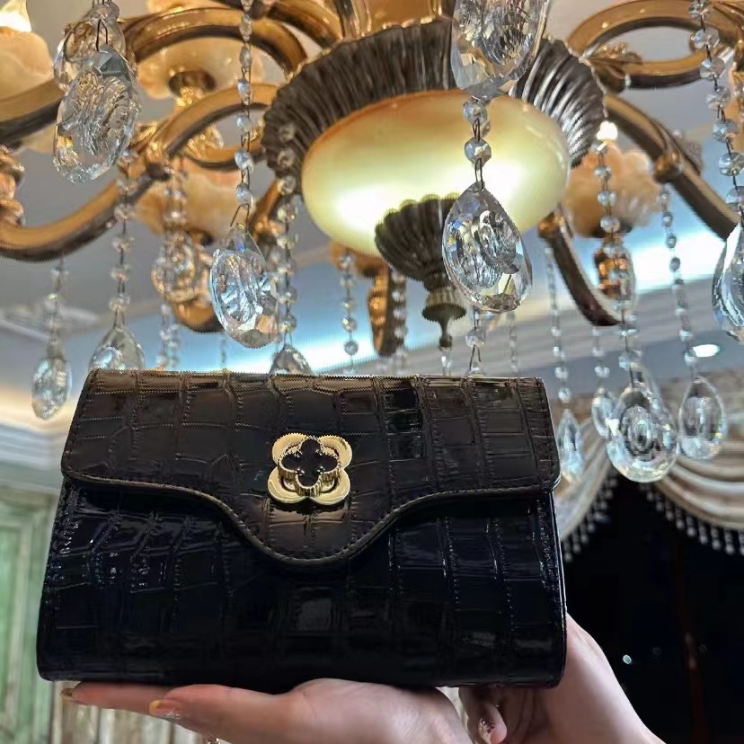 芳草包女士时尚气质优雅百搭W